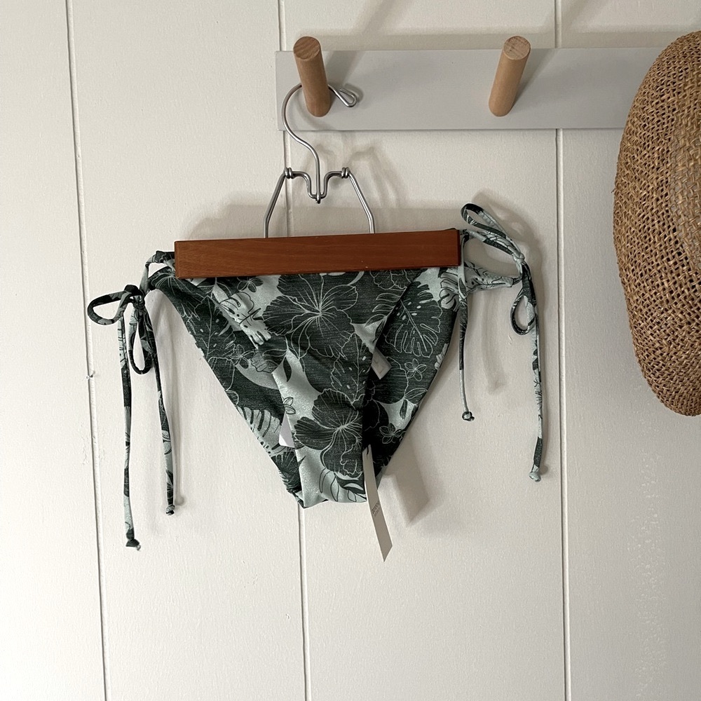 Bond-Eye Silver Fern Tie String Bottoms